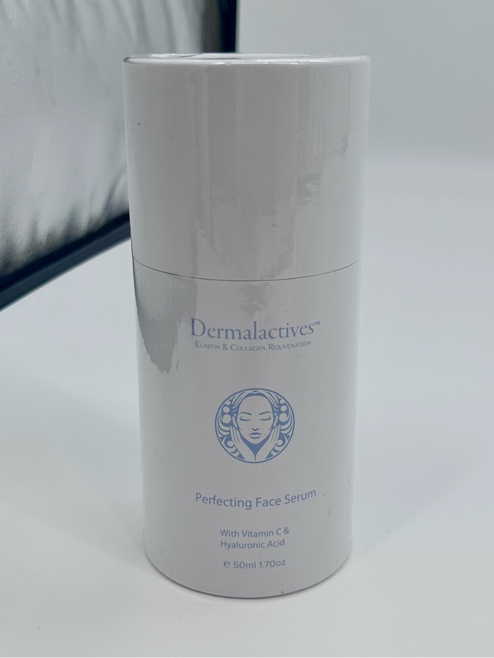 Dermalactives Perfecting Face Serum - White